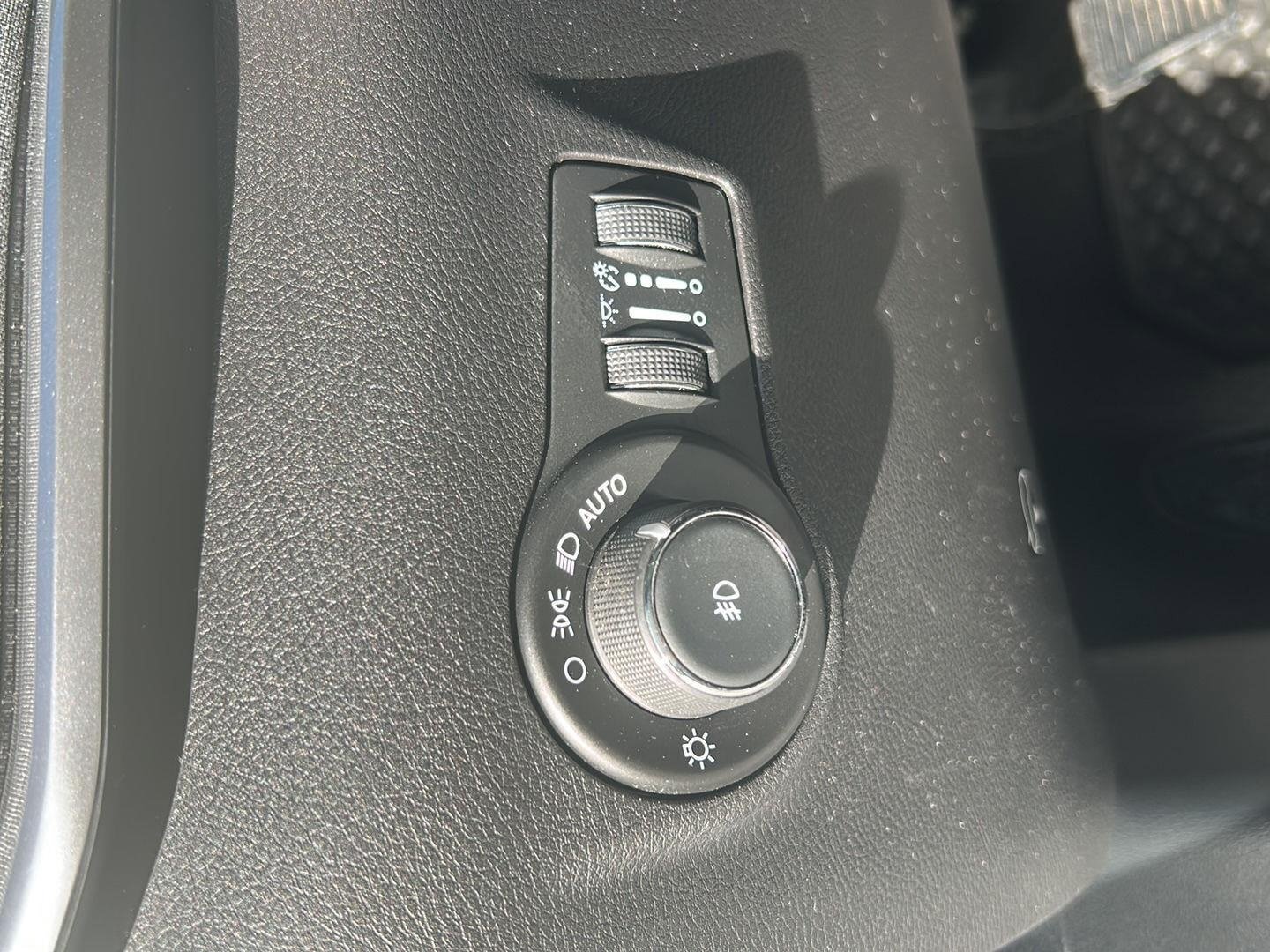 Used 2024 Jeep Compass Latitude AWD/4WD image 33