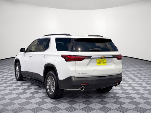 Used 2023 Chevrolet Traverse LT FWD image 3