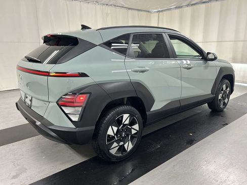Used 2024 Hyundai Kona SEL AWD/4WD image 2