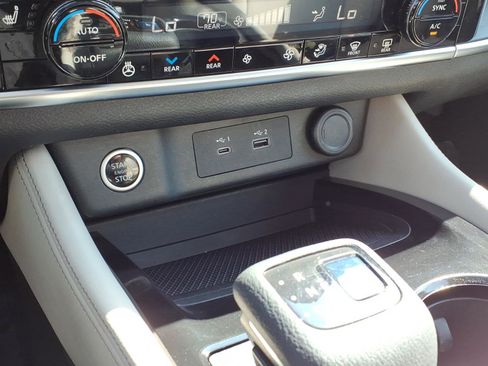 Used 2021 Nissan Rogue SL FWD image 23