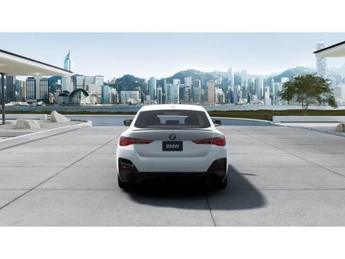 New 2026 BMW 430i w/ M Sport Package RWD image 5