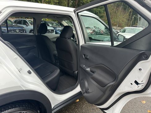 Used 2023 Nissan Kicks S image 13