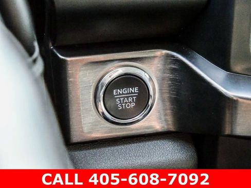 Used 2024 Ford F250 Lariat AWD/4WD image 30