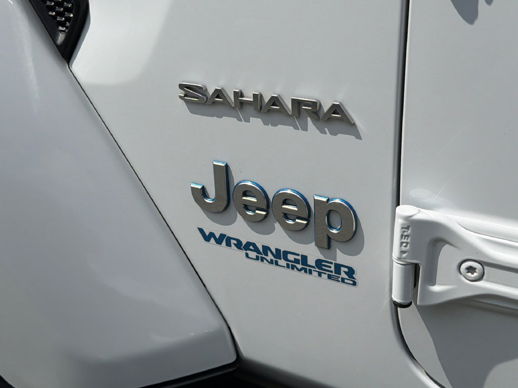 Used 2022 Jeep Wrangler Unlimited Sahara w/ Safety Group AWD/4WD image 19