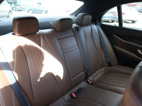 Used 2018 Mercedes-Benz E 300 4MATIC image 24