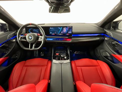 Used 2025 BMW M5 Base w/ M Driver's Package image 9