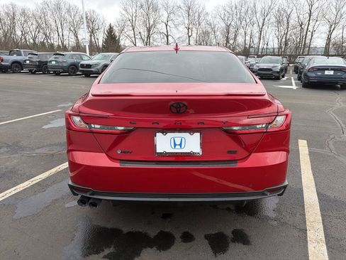 Used 2025 Toyota Camry SE w/ Convenience Package image 4