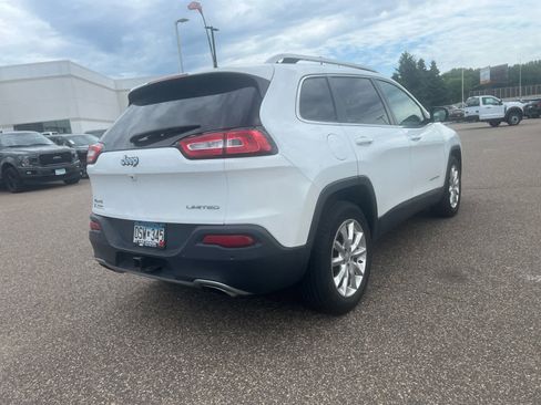 Used 2016 Jeep Cherokee Limited w/ Luxury Group AWD/4WD image 7