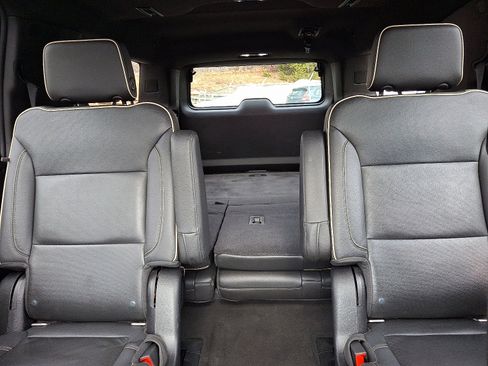 Used 2021 GMC Yukon XL SLT w/ SLT Luxury Plus Package image 19