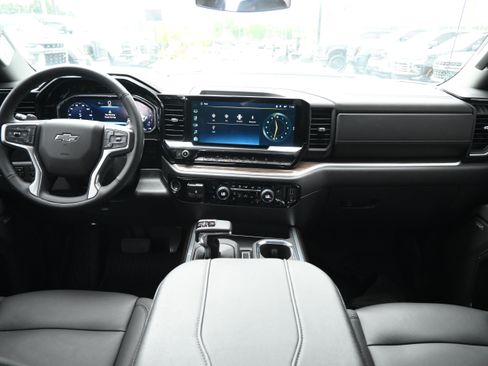 Used 2026 Chevrolet Silverado 1500 LT Trail Boss w/ Convenience Package II AWD/4WD image 27