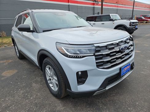 New 2026 Ford Explorer Active w/ Active Comfort Package image 2