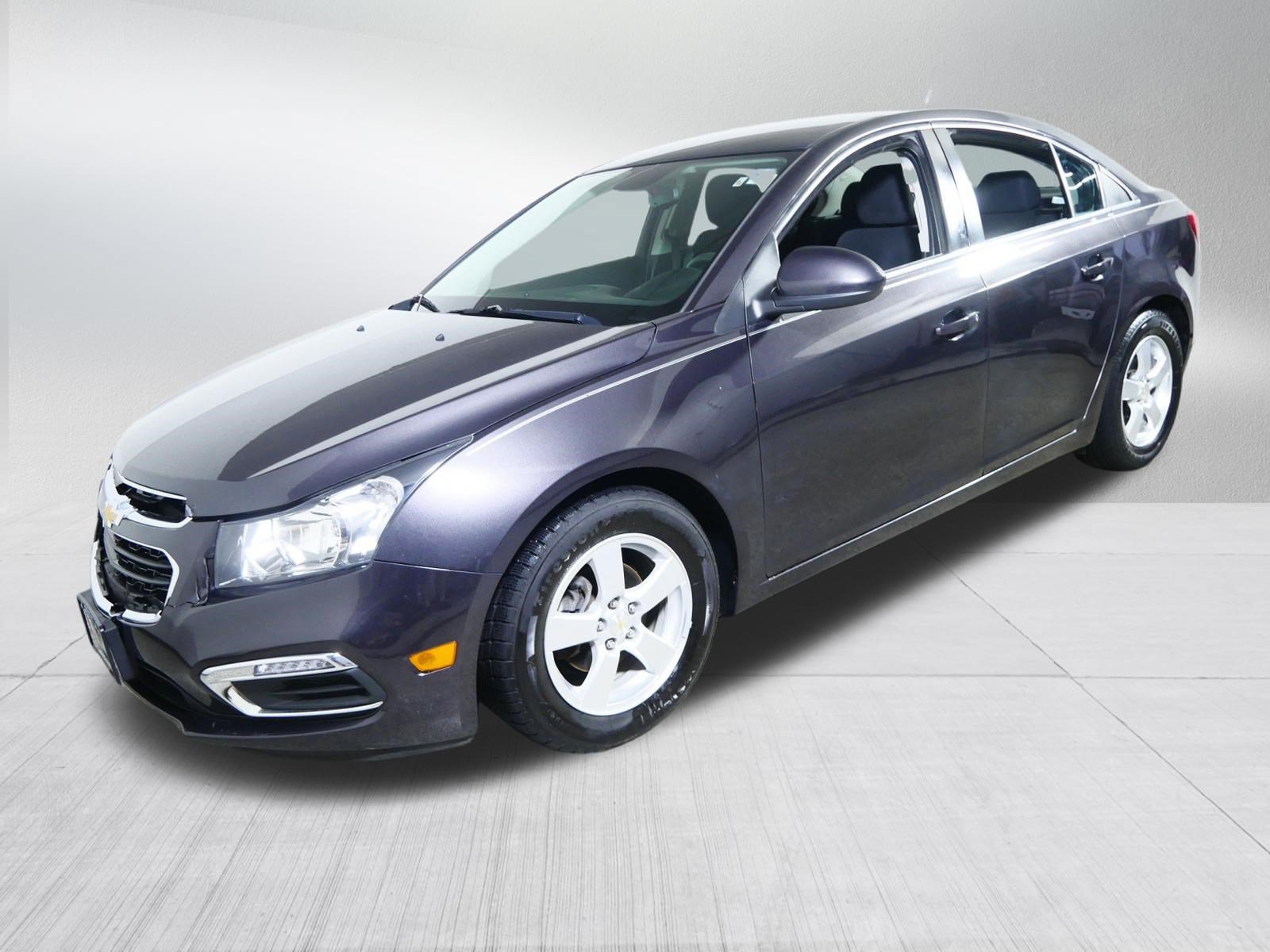 Used 2016 Chevrolet Cruze LT FWD image 3