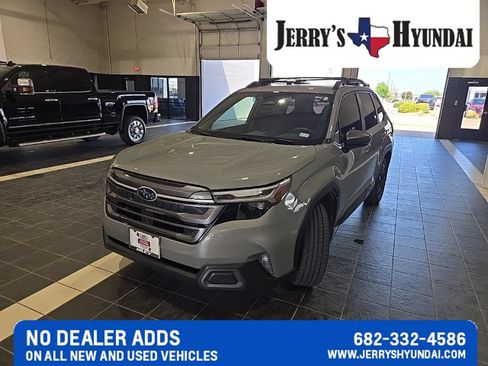 Used 2025 Subaru Forester Limited AWD/4WD image 1