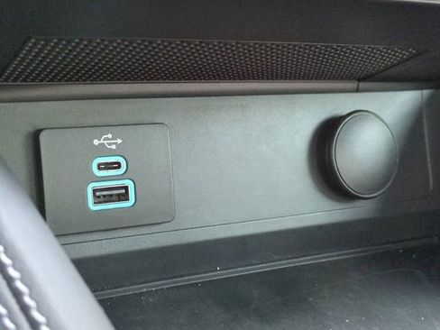 Used 2025 Ford Mustang Premium image 19