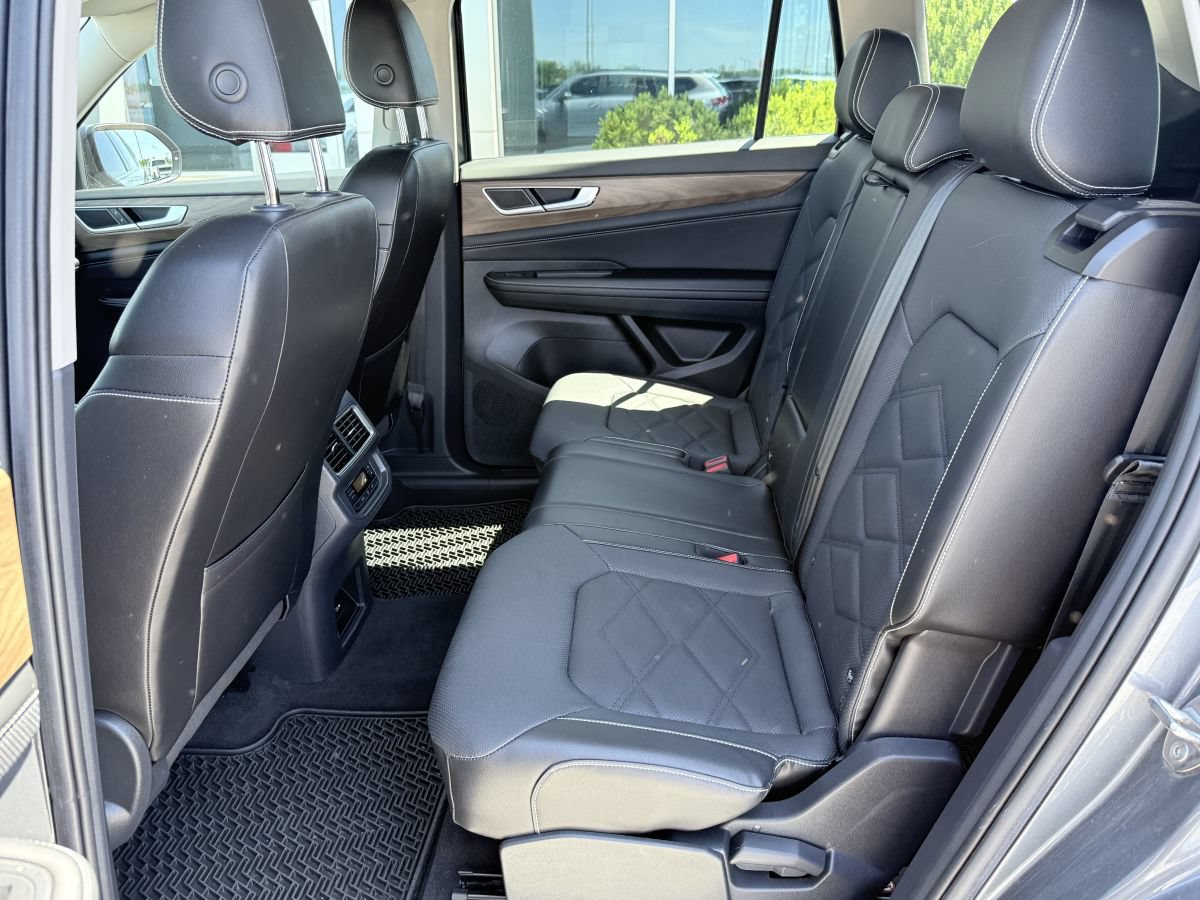 Used 2024 Volkswagen Atlas SE FWD image 14