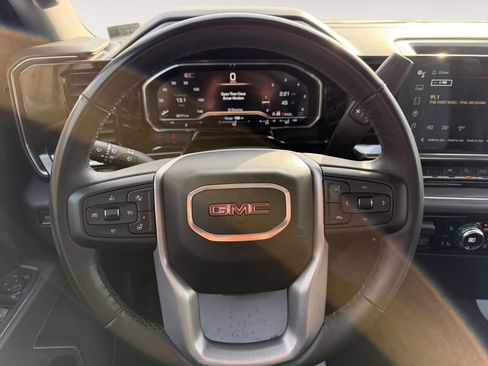 Used 2025 GMC Sierra 1500 SLT image 15