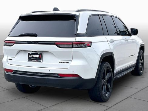 Used 2023 Jeep Grand Cherokee Limited w/ Black Appearance Package AWD/4WD image 13