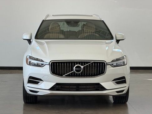 Used 2018 Volvo XC60 T8 Inscription w/ Vision Package image 2