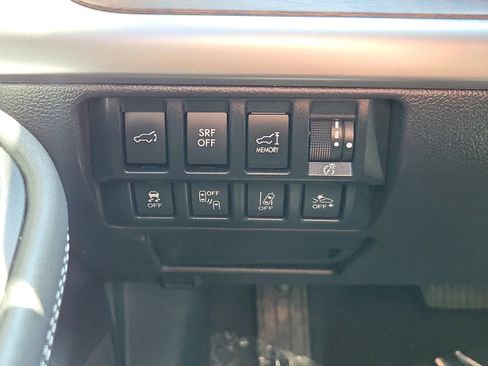 Used 2017 Subaru Outback 2.5i Limited AWD/4WD image 17