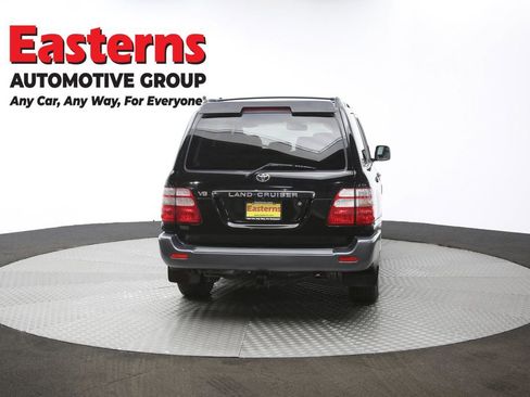 Used 2005 Toyota Land Cruiser image 40