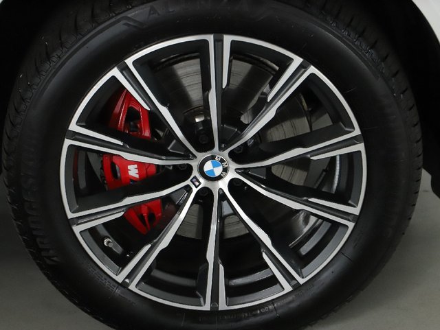 Used 2026 BMW X5 xDrive40i w/ M Sport Package AWD/4WD image 12