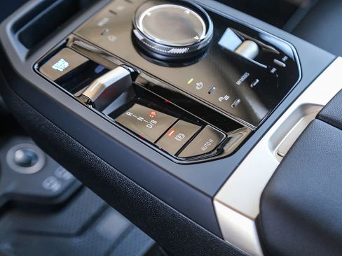 Used 2025 BMW iX xDrive50 w/ Convenience Package image 15