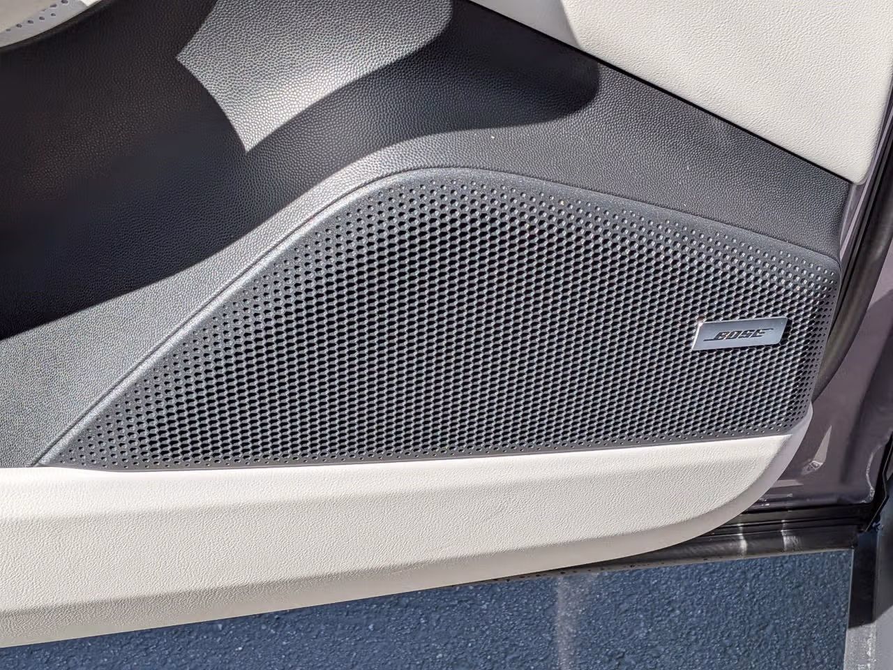 Certified 2026 Porsche Macan Electric RWD image 15