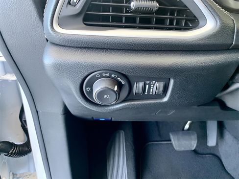 New 2026 Chrysler Pacifica Select w/ S Appearance Package image 28