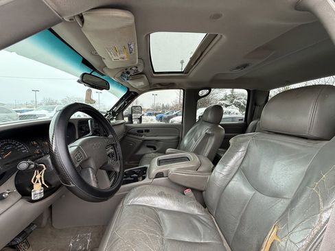 Used 2005 Chevrolet Silverado 3500 LT w/ Heavy-Duty Power Package image 11