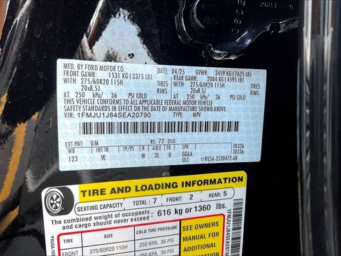 Used 2025 Ford Expedition Active AWD/4WD image 18