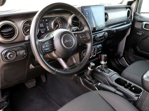 Used 2021 Jeep Wrangler Unlimited Sport image 18