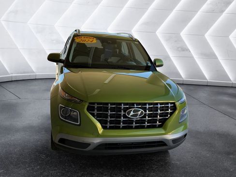 Certified 2024 Hyundai Venue SEL image 2