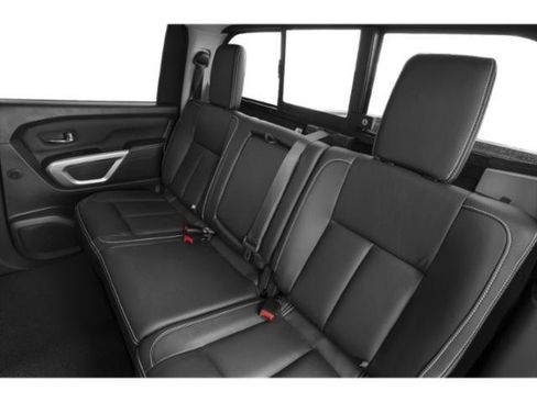Used 2019 Nissan Titan PRO-4X image 17