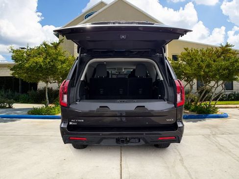 Used 2025 Ford Expedition Max Active AWD/4WD image 5