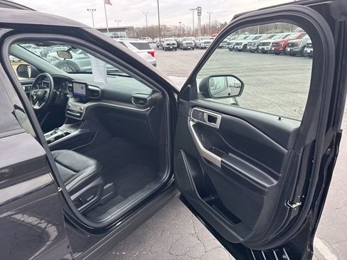 Used 2023 Ford Explorer XLT w/ Equipment Group 202A image 34
