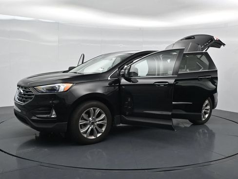 Used 2024 Ford Edge Titanium AWD/4WD image 39