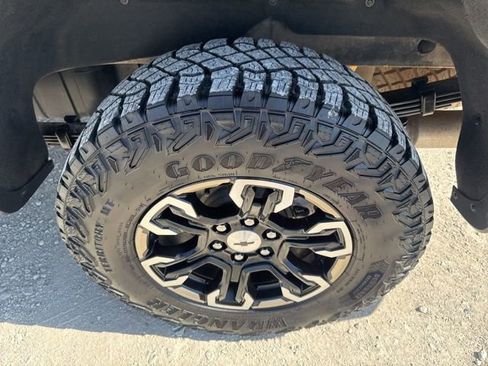 Used 2023 Chevrolet Silverado 1500 ZR2 w/ Technology Package image 16