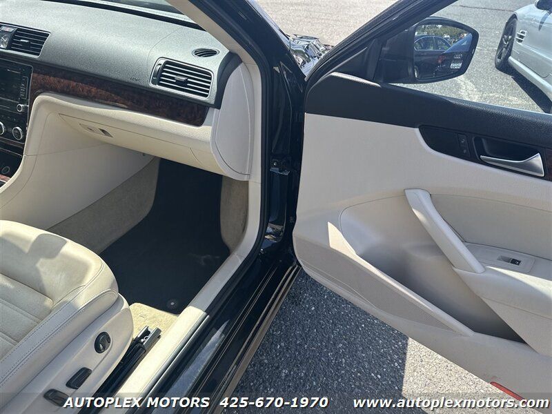Used 2013 Volkswagen Passat TDI SEL Premium FWD image 9