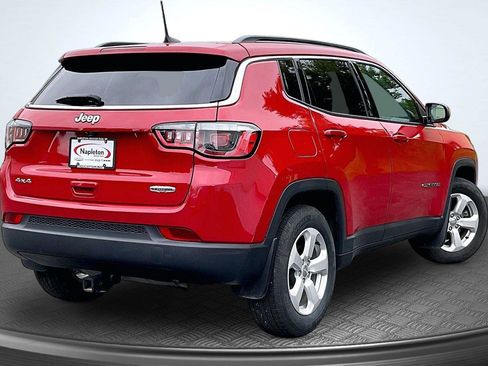 Used 2019 Jeep Compass Latitude w/ Cold Weather Group AWD/4WD image 2