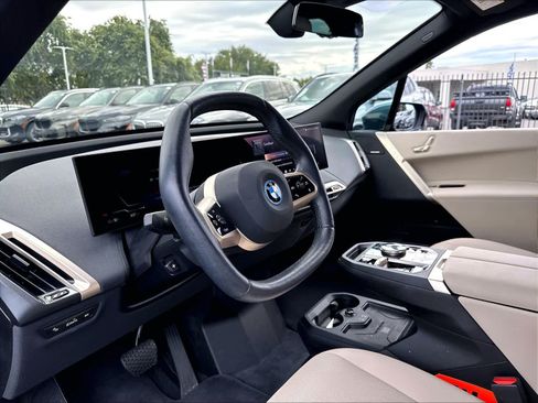 Used 2024 BMW iX xDrive50 AWD/4WD image 18