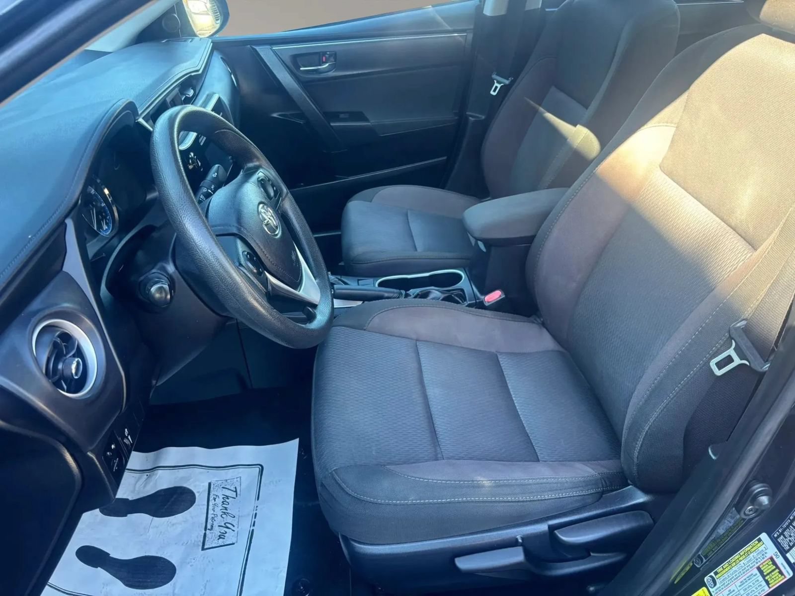 Used 2017 Toyota Corolla LE FWD image 10