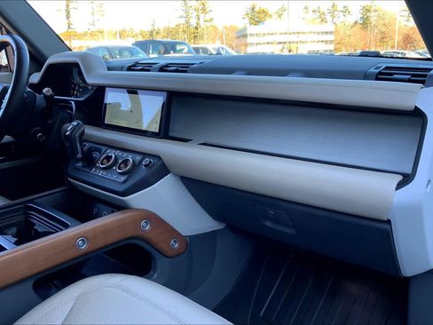 Used 2020 Land Rover Defender 110 SE image 16