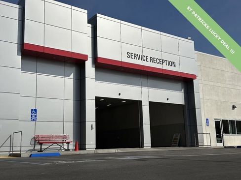 Used 2024 Toyota Sienna XLE image 30