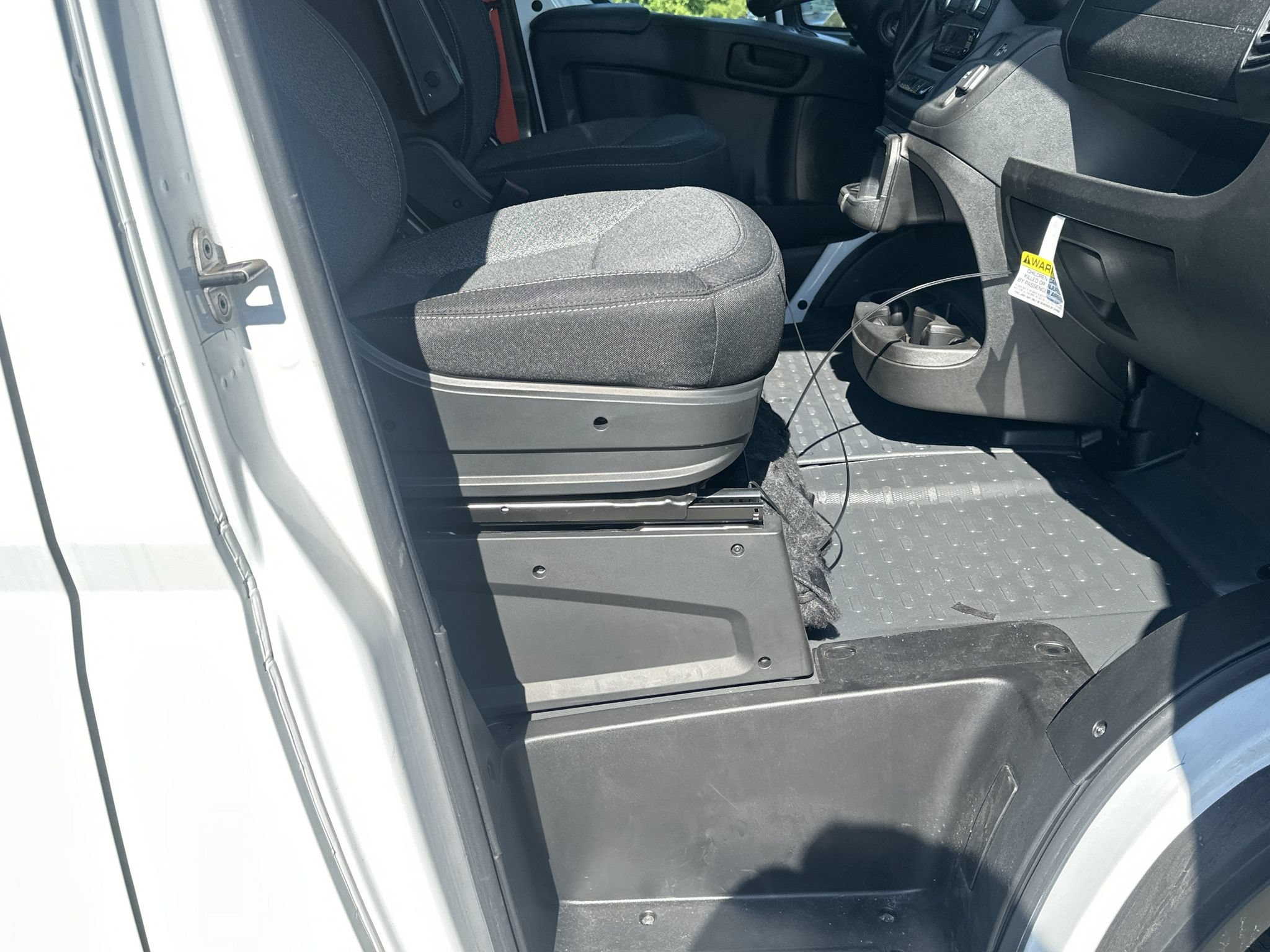 Used 2023 RAM ProMaster 2500 w/ Safety Group FWD image 13