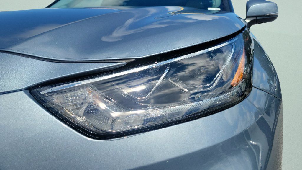 Certified 2022 Toyota Highlander Platinum AWD/4WD image 25