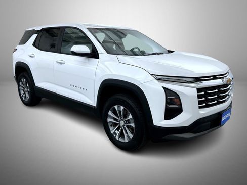 Used 2025 Chevrolet Equinox LT AWD/4WD image 3