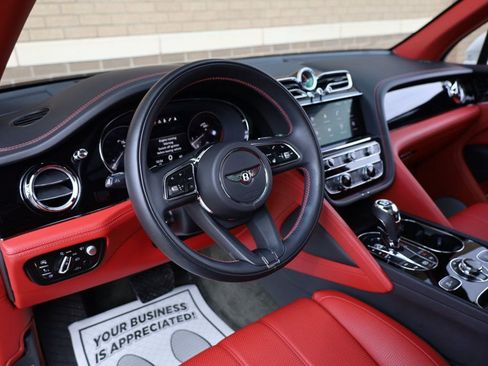 Used 2023 Bentley Bentayga Extended Wheelbase image 19