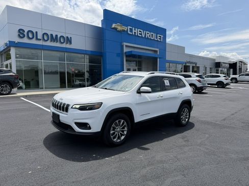 Used 2019 Jeep Cherokee Latitude Plus w/ Comfort/Convenience Group AWD/4WD image 1