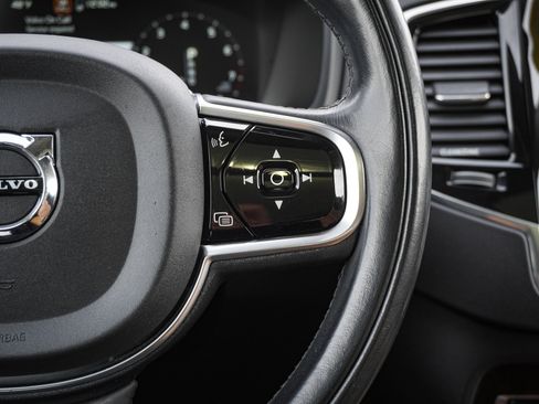 Used 2016 Volvo XC90 T6 Momentum w/ Protection Package Plus image 19