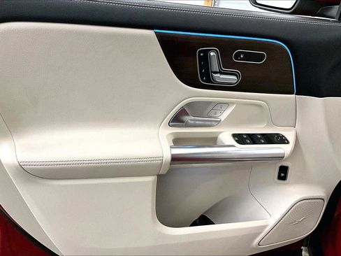 Used 2021 Mercedes-Benz GLA 250 4MATIC image 22